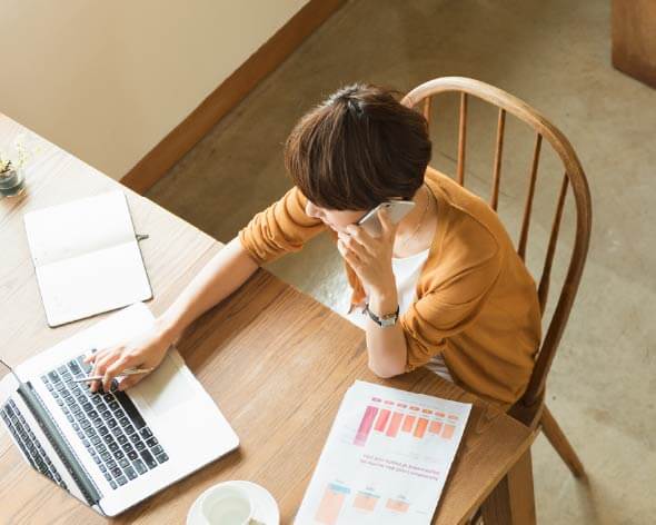 PCで作業している