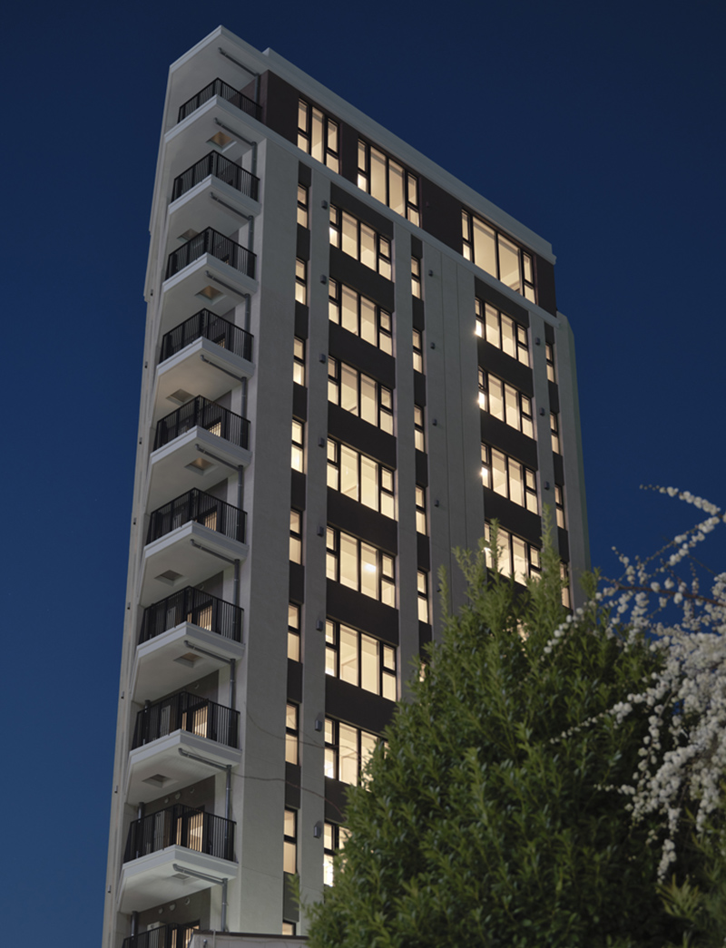 外観 南東面 夜景