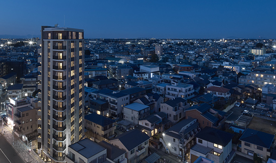 外観 南東面 夜景